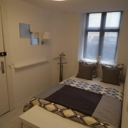 Skon Lejlighed Midt I 6 Sovepladser *